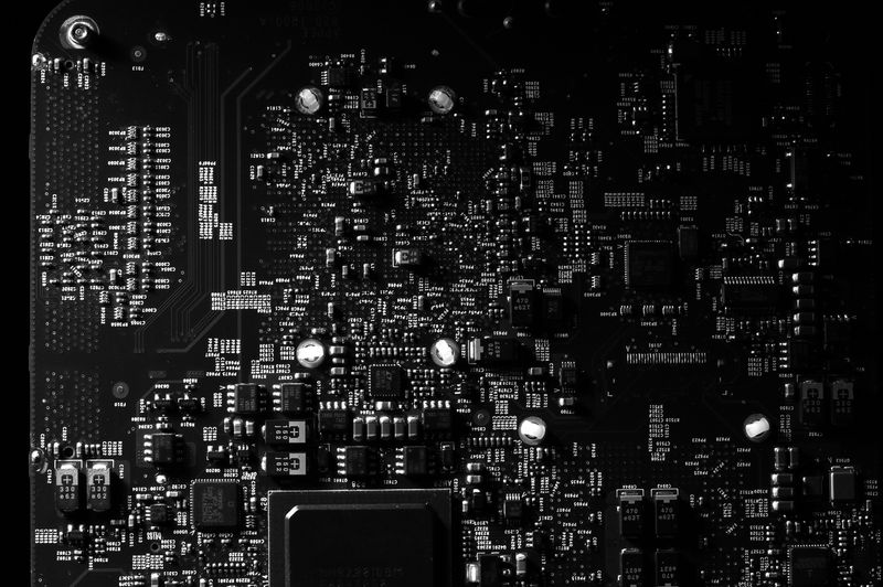 電子回路基板（PCB）のクローズアップ写真